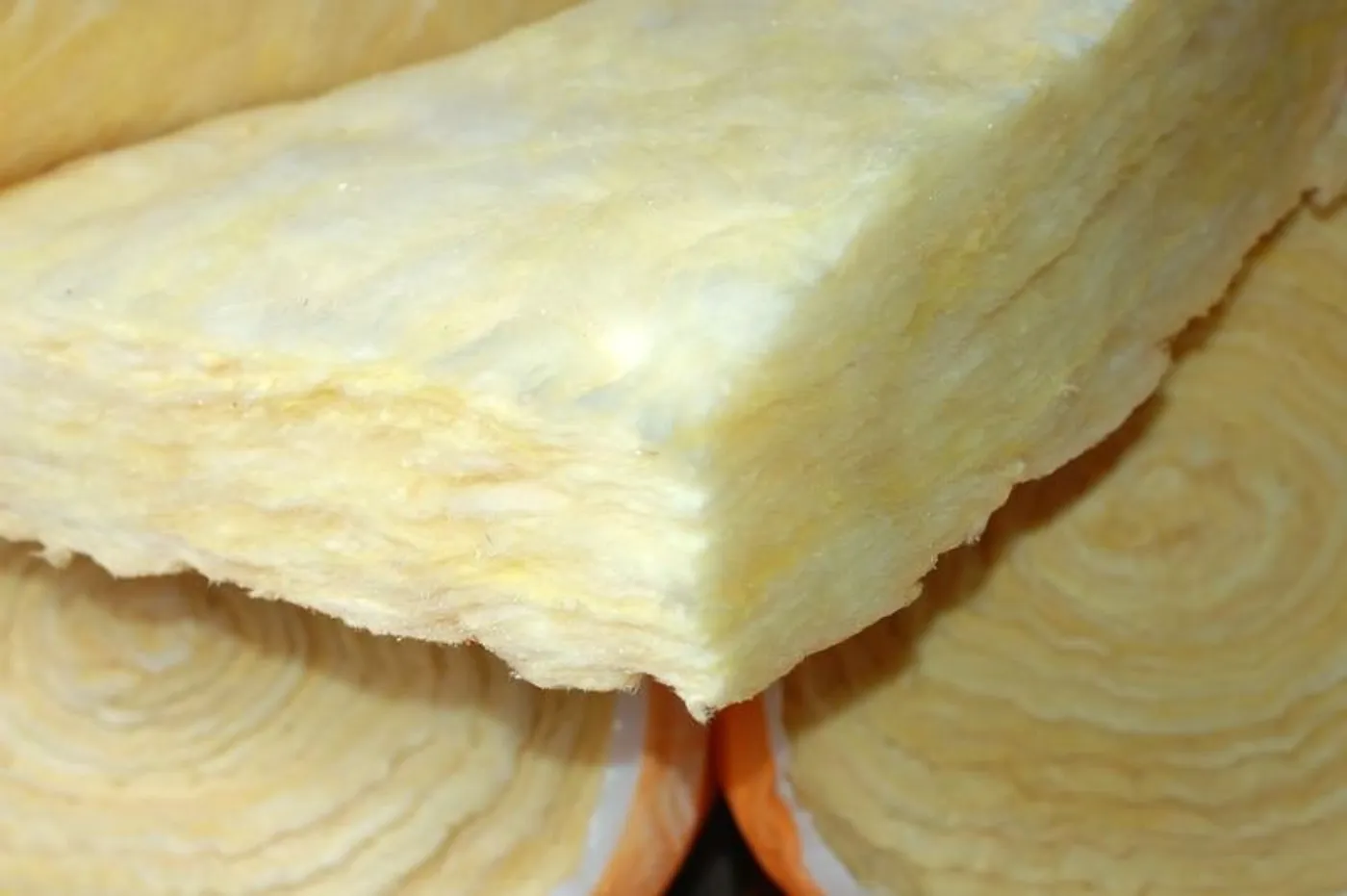Thermal insulation material In rolls laid in packing